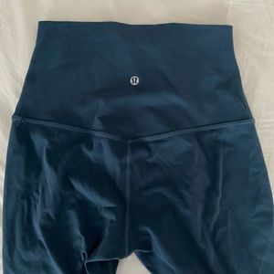 lululemon aligns size 6